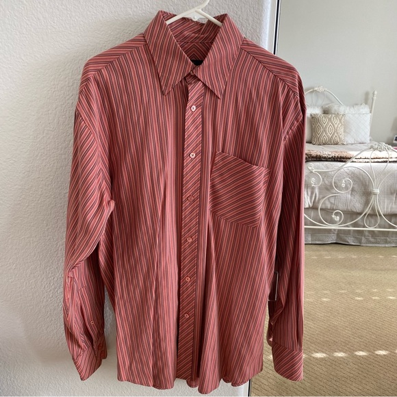 Like New Men's Salmon Red Bugatchi Button Down Dress Shirt Size Large - Picture 3 of 10